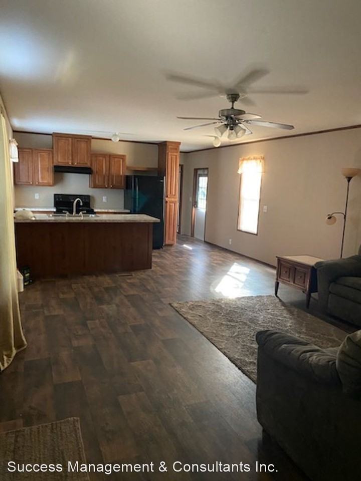 2214 E 4th Ave - Photo 2 of 6