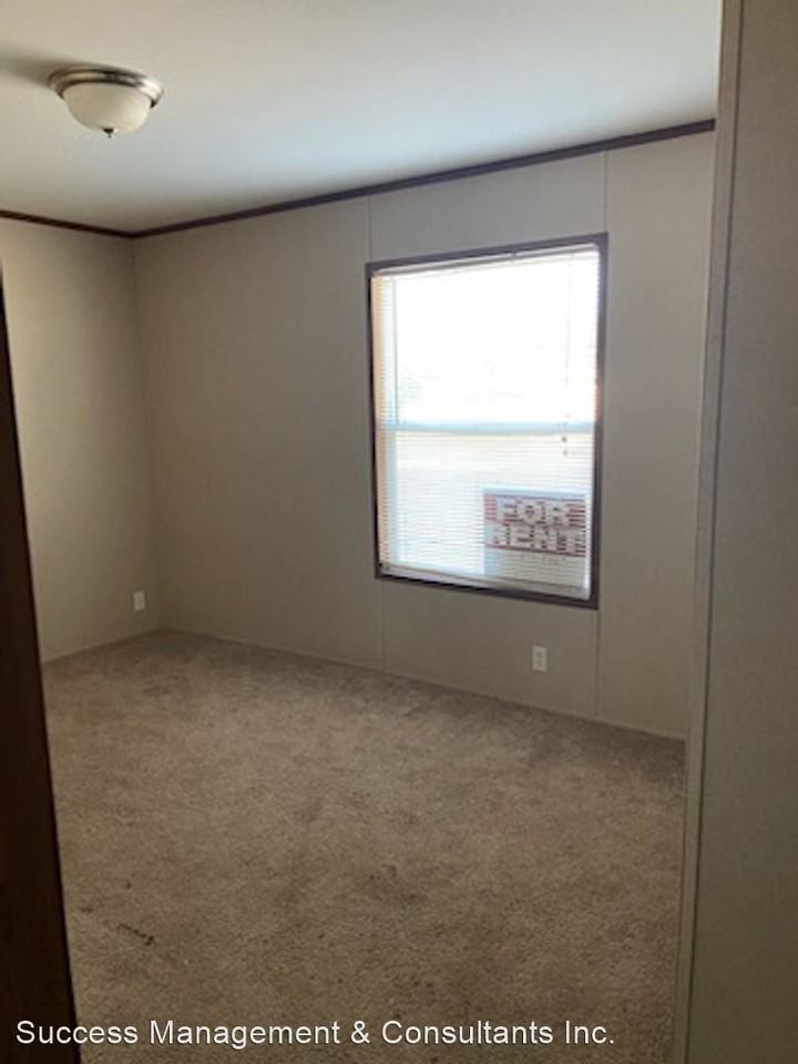 2214 E 4th Ave - Photo 3 of 6