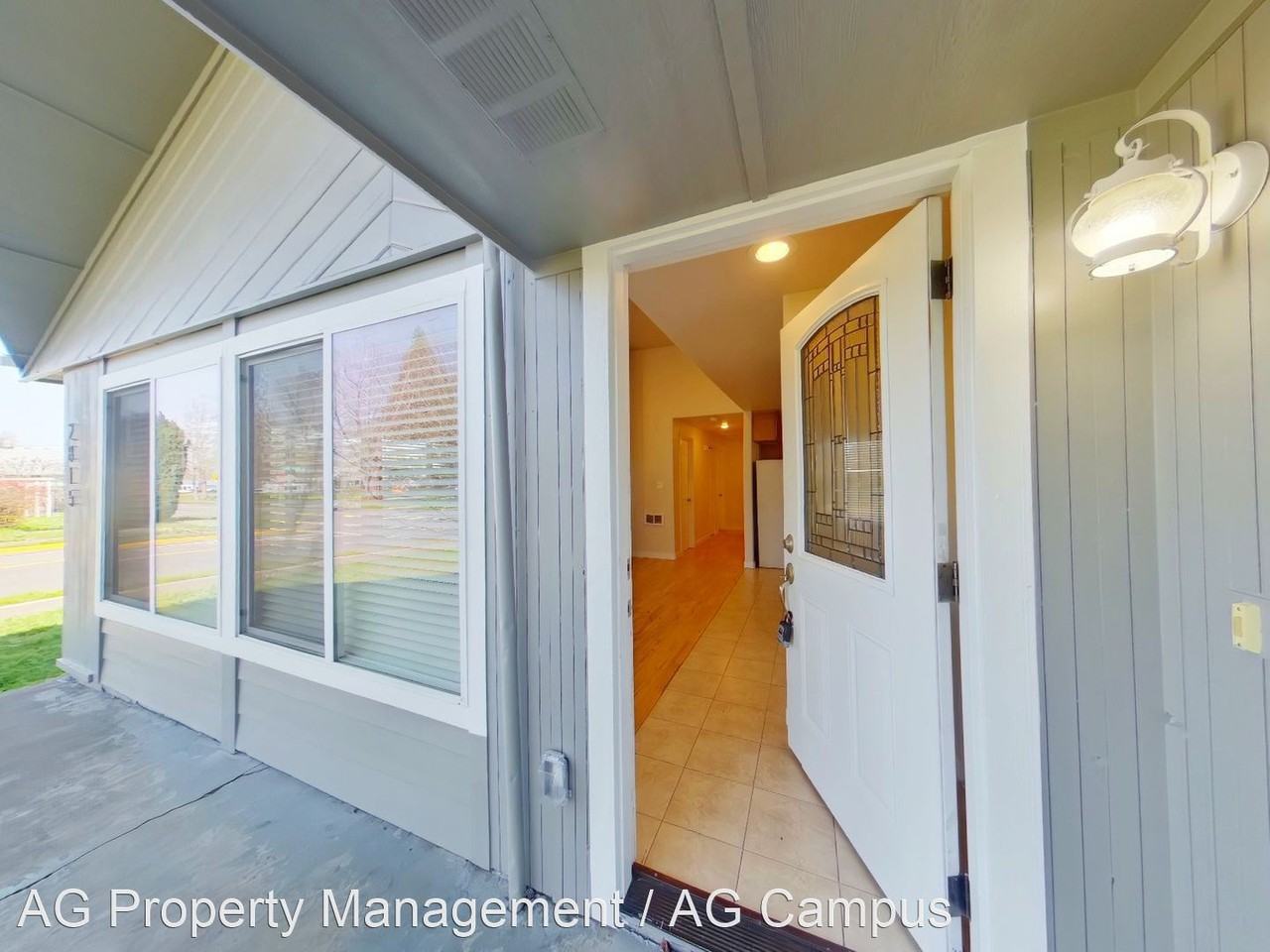 2815 Hilyard St - Photo 3 of 17