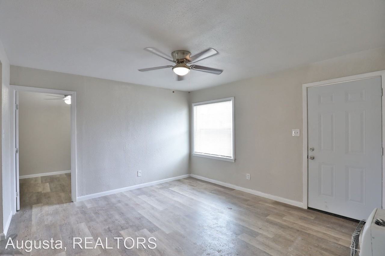 1202 S San Jose Dr - Photo 3 of 17