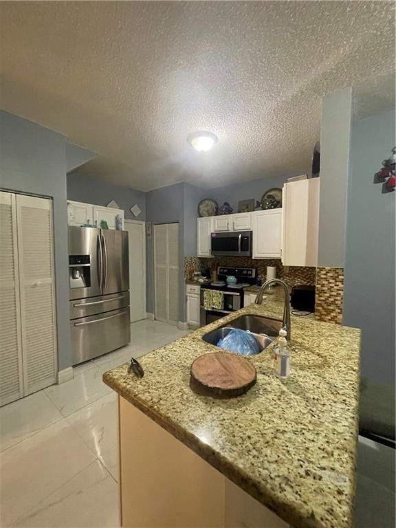 1831 Sw 101st Way - Photo 2 of 8