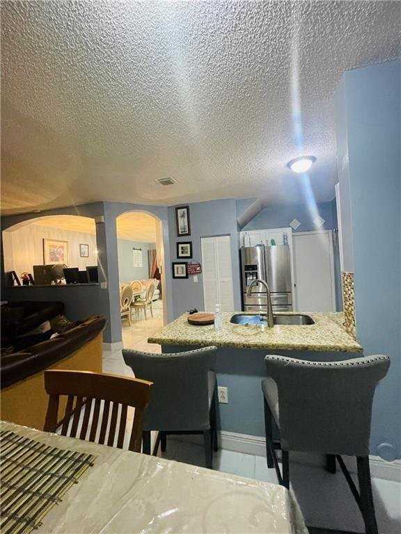 1831 Sw 101st Way - Photo 3 of 8