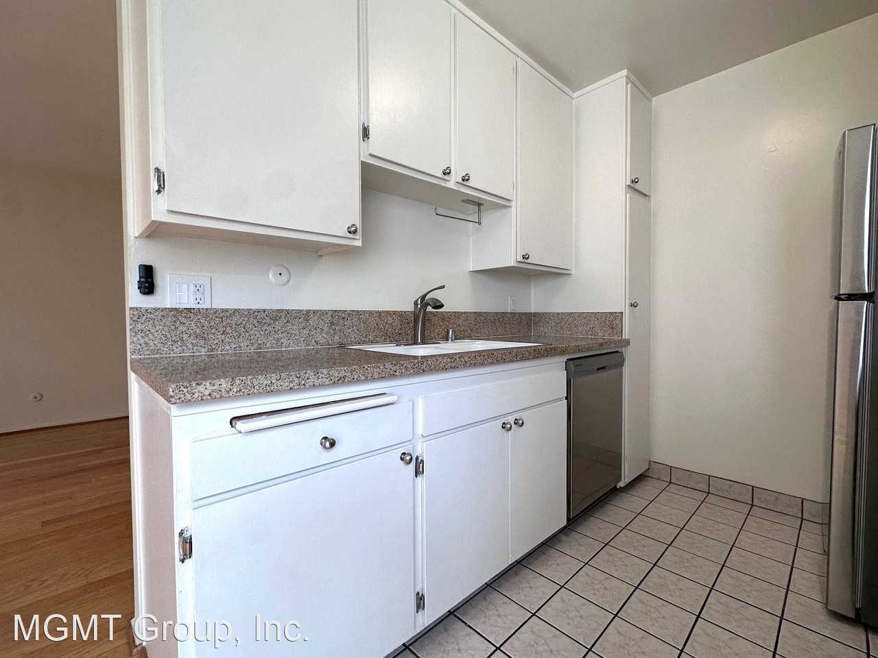 1116 N Olive Dr - Photo 3 of 13