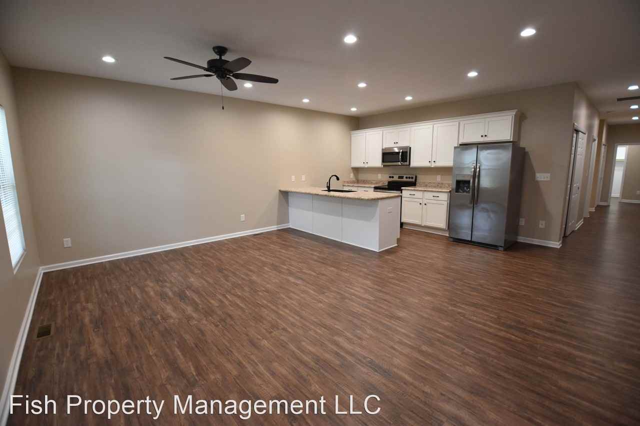 703-707 Kara Ct - Photo 2 of 12