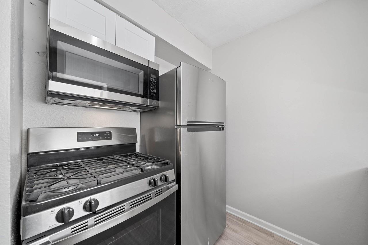 Valley Mill Ct - Photo 3 of 7