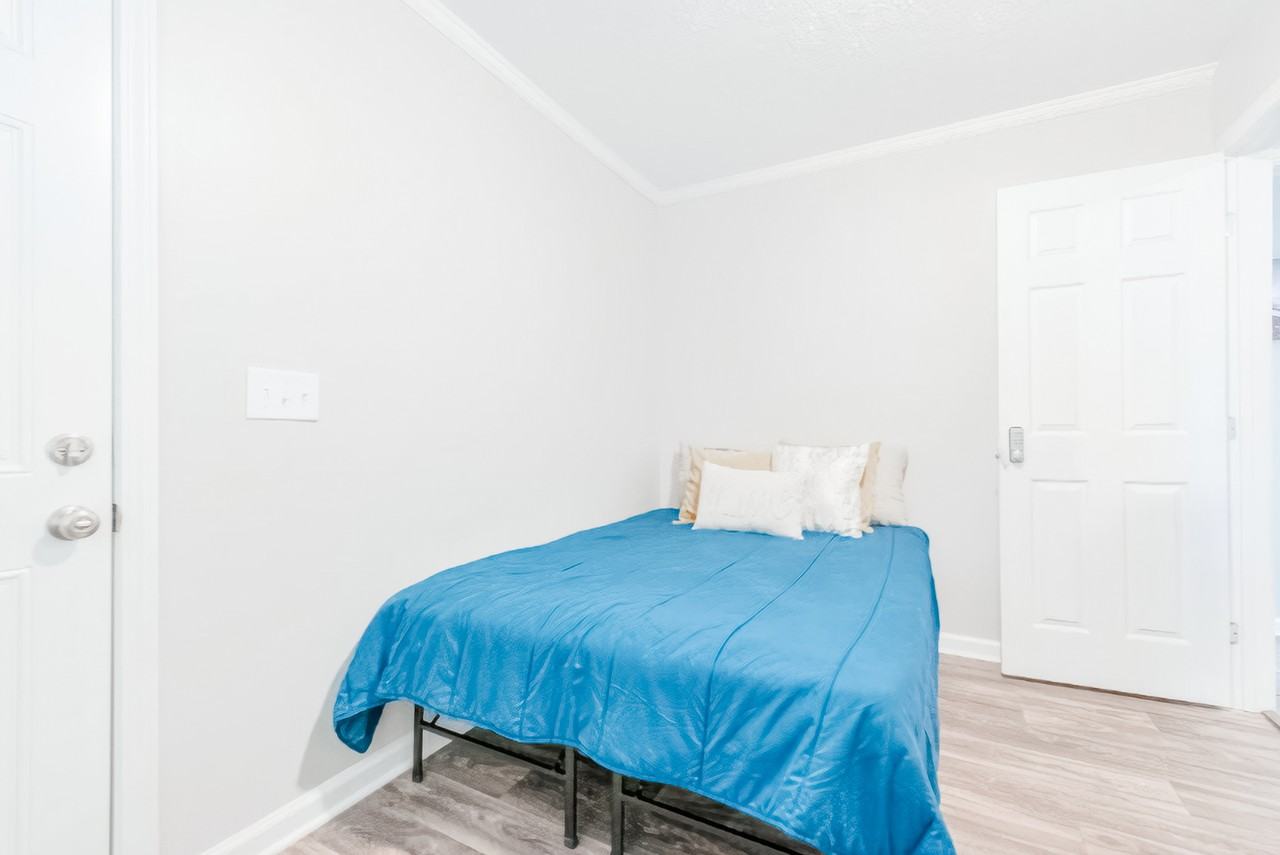 Garfield Way Southeast - Photo 7 of 10