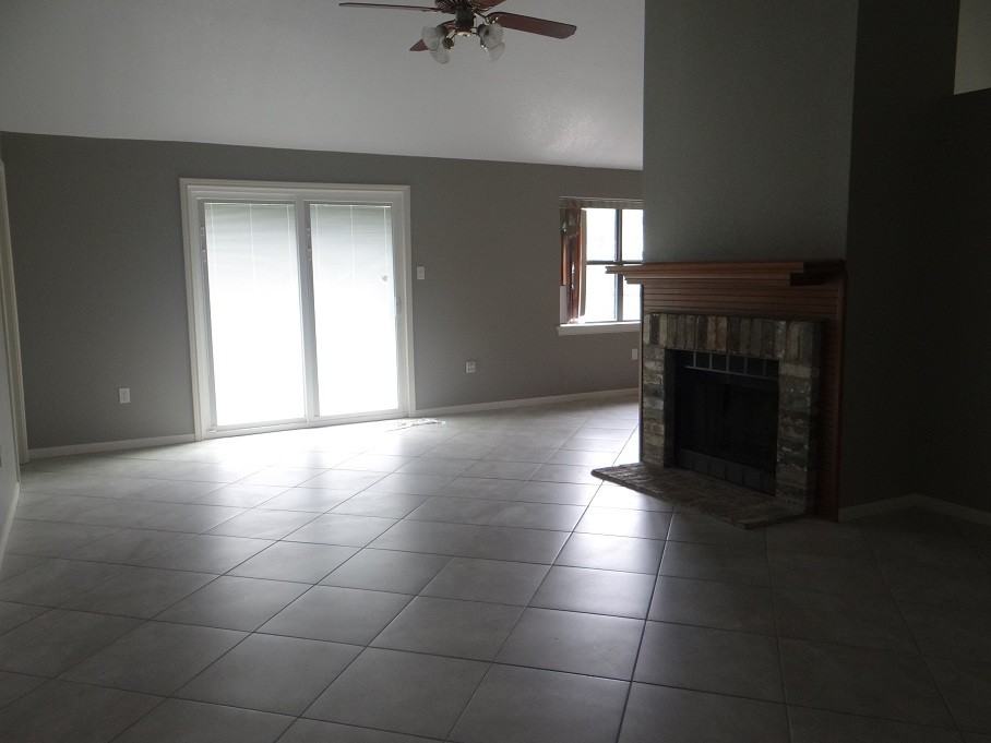 5650 Phyllis Ln - Photo 2 of 11