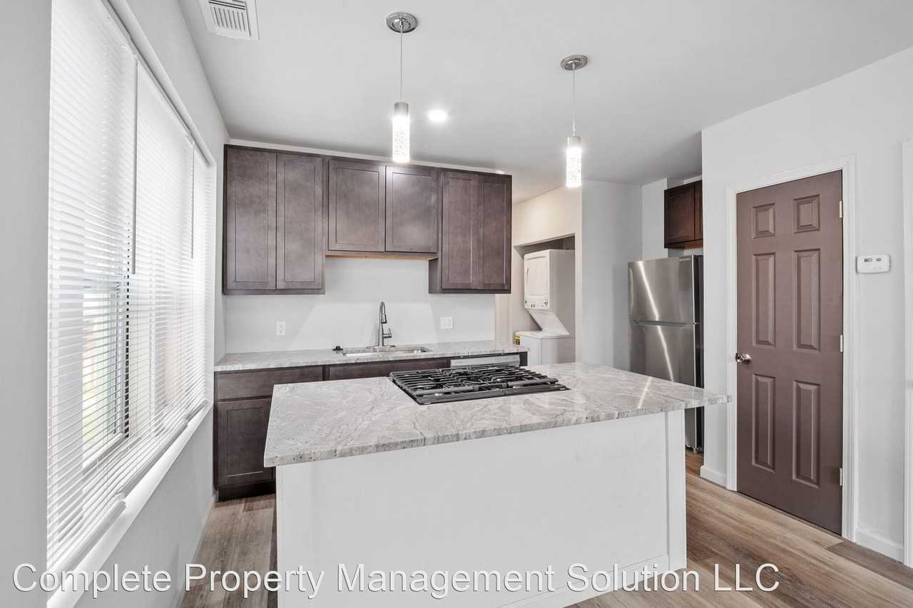 3935 Miami St - Photo 2 of 25