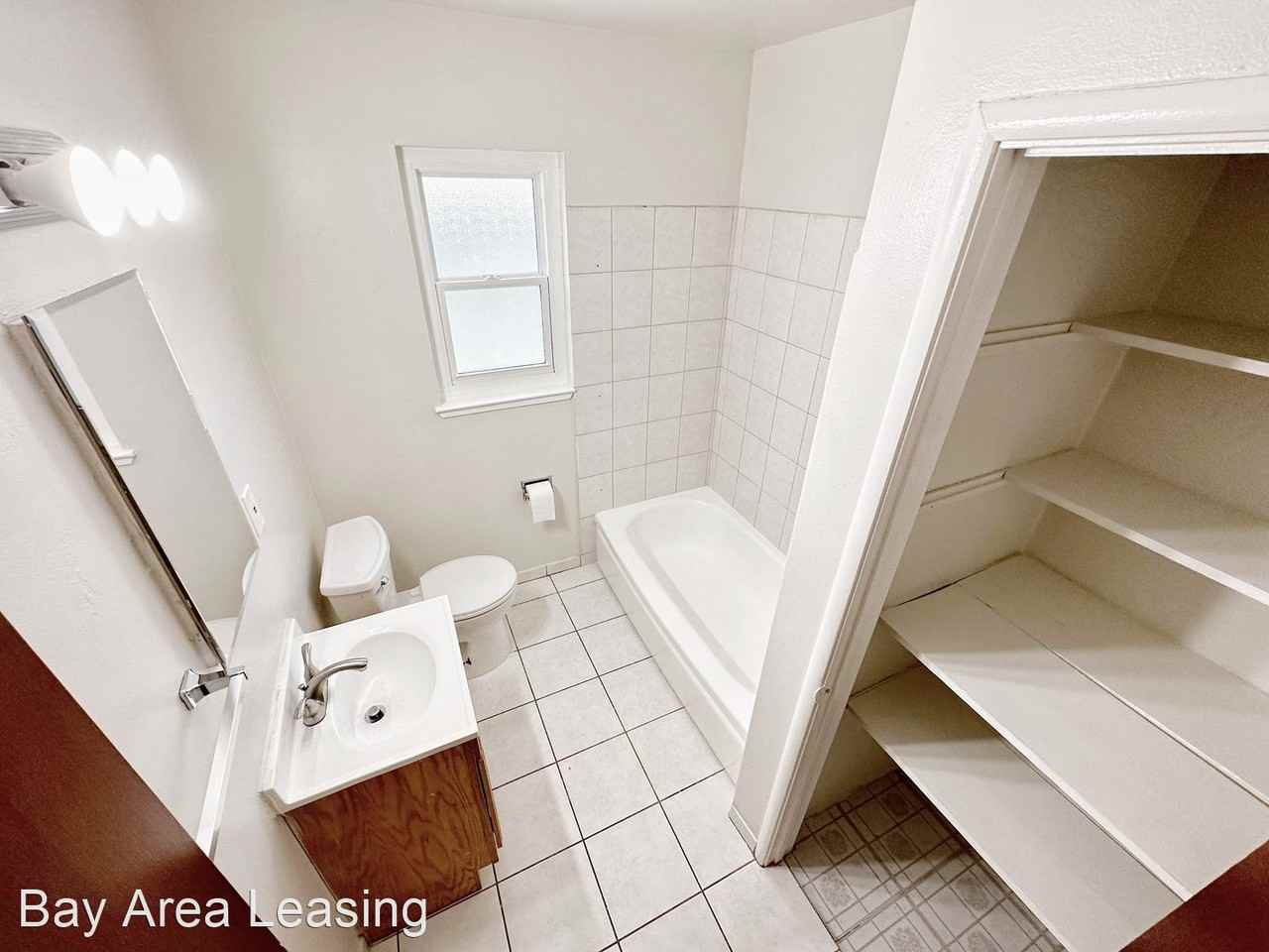 9510 B St - Photo 3 of 18