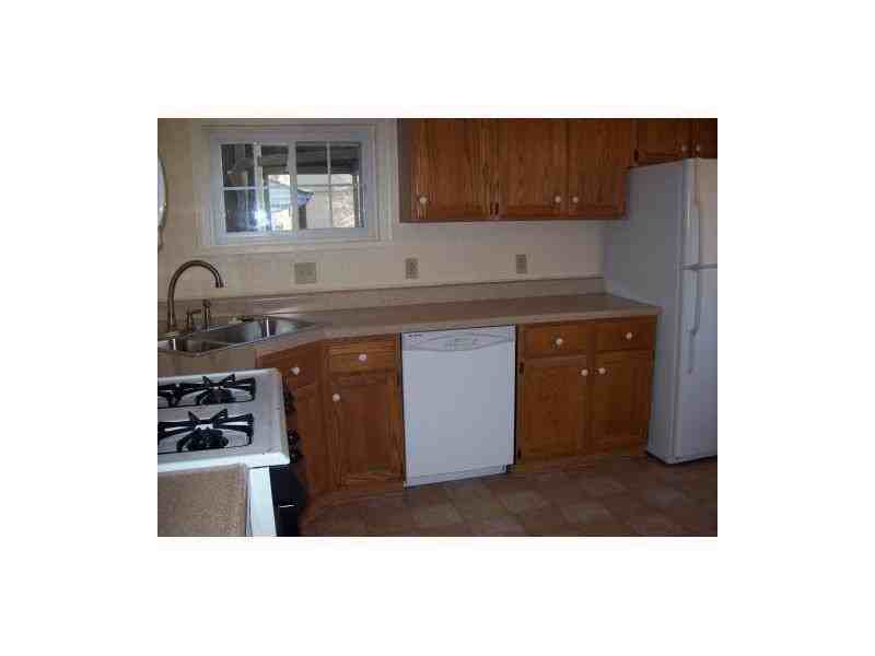 249 Maple Ave - Photo 2 of 7