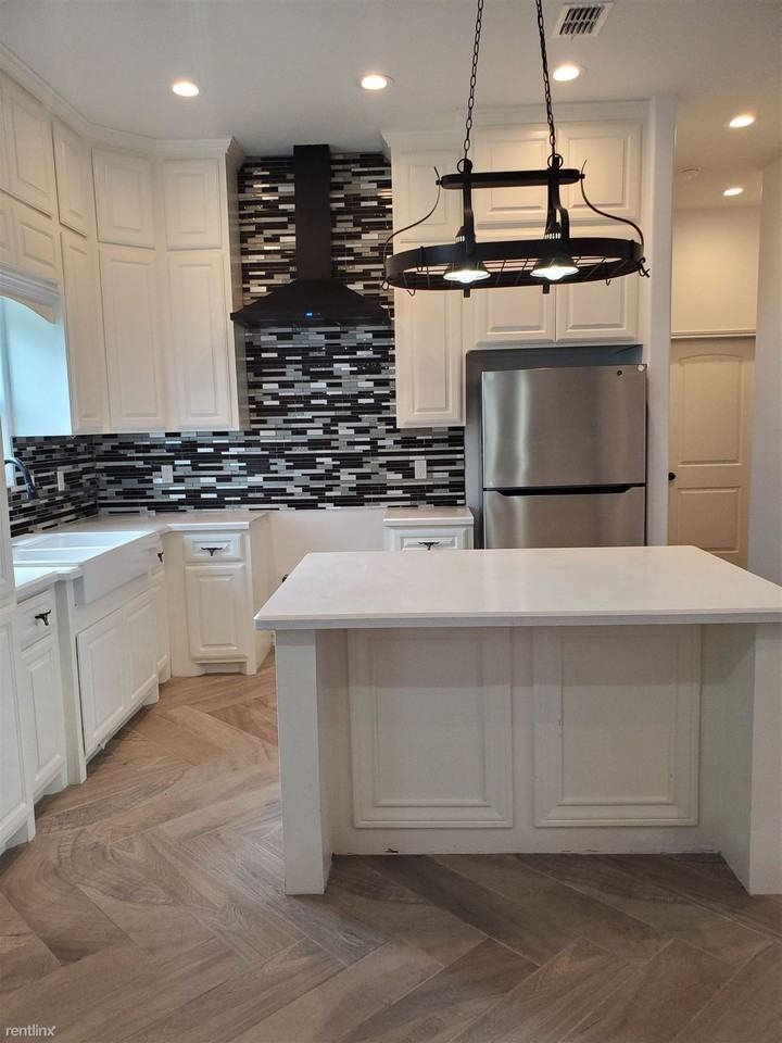 198 Audrey Ln - Photo 3 of 9