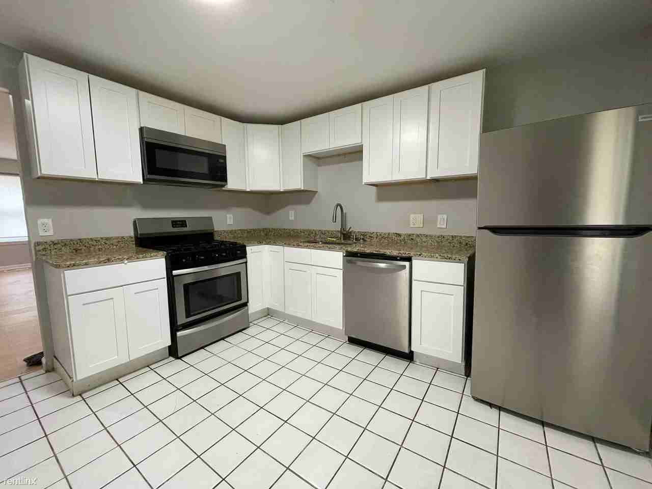 423 Blake St - Photo 2 of 7