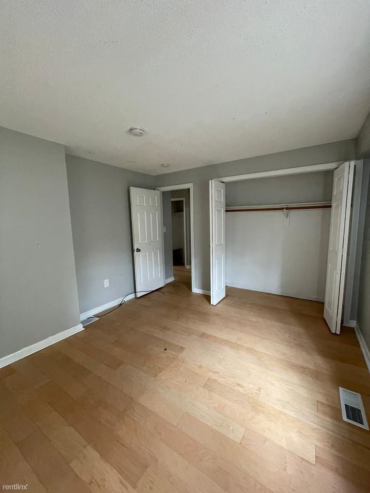 423 Blake St - Photo 3 of 7