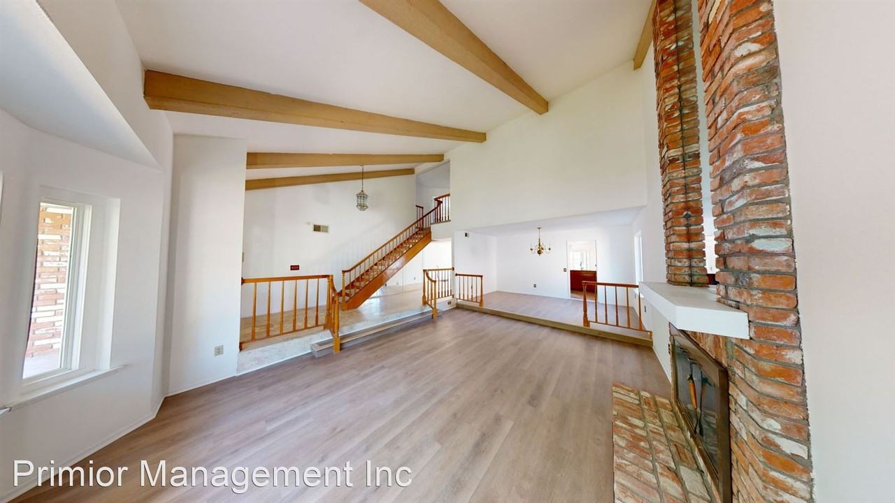 2367 Joel Dr - Photo 2 of 25