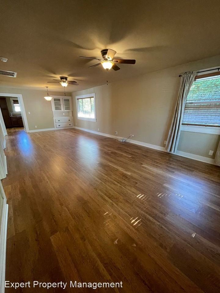 315 C St - Photo 2 of 35