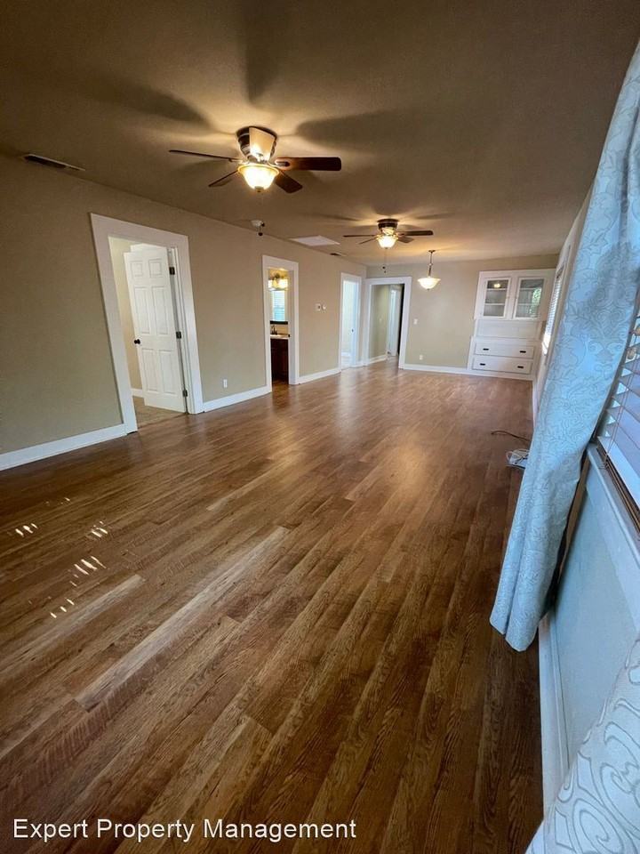 315 C St - Photo 3 of 35