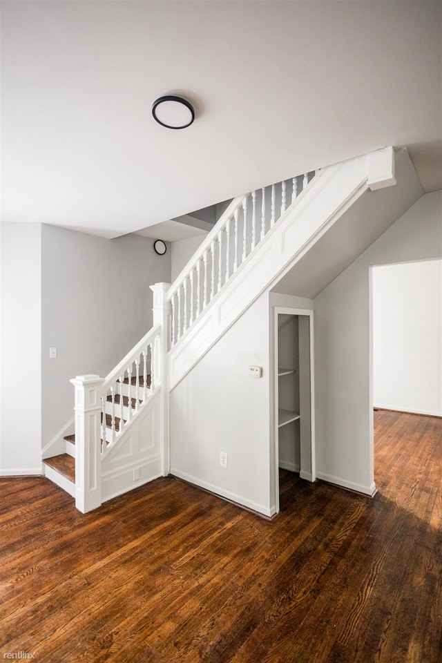 405 E Philadelphia St - Photo 2 of 9