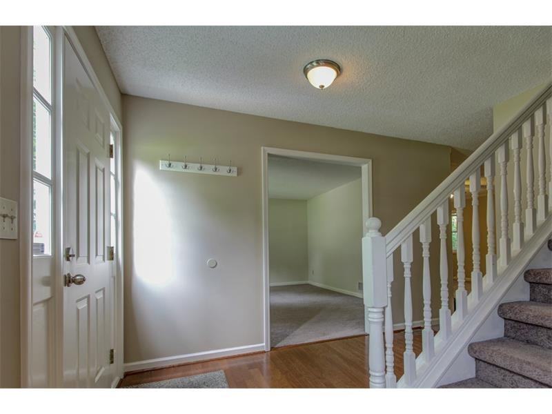 604 Green Valley Dr - Photo 2 of 25