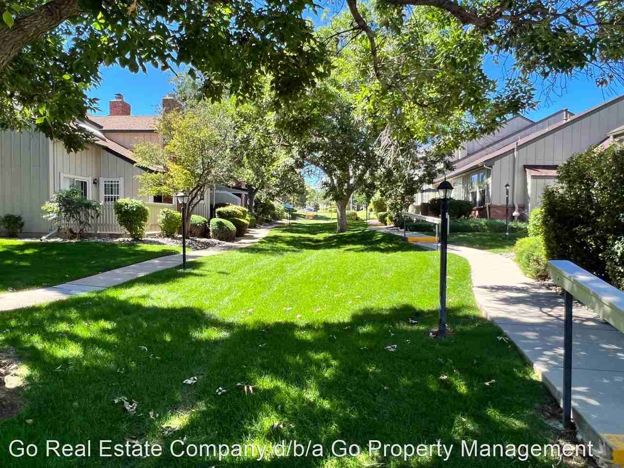 876 S Granby Cir - Photo 3 of 23