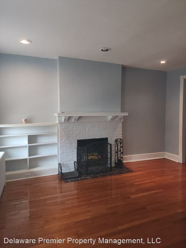 2714 N Van Buren St - Photo 3 of 26