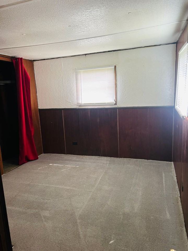 192 State Line Rd - Photo 3 of 5