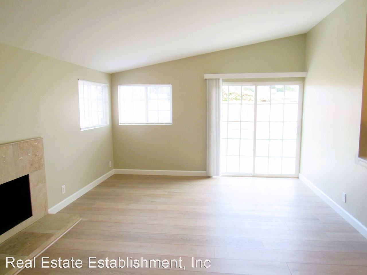 7049 Fillmore Dr - Photo 3 of 18