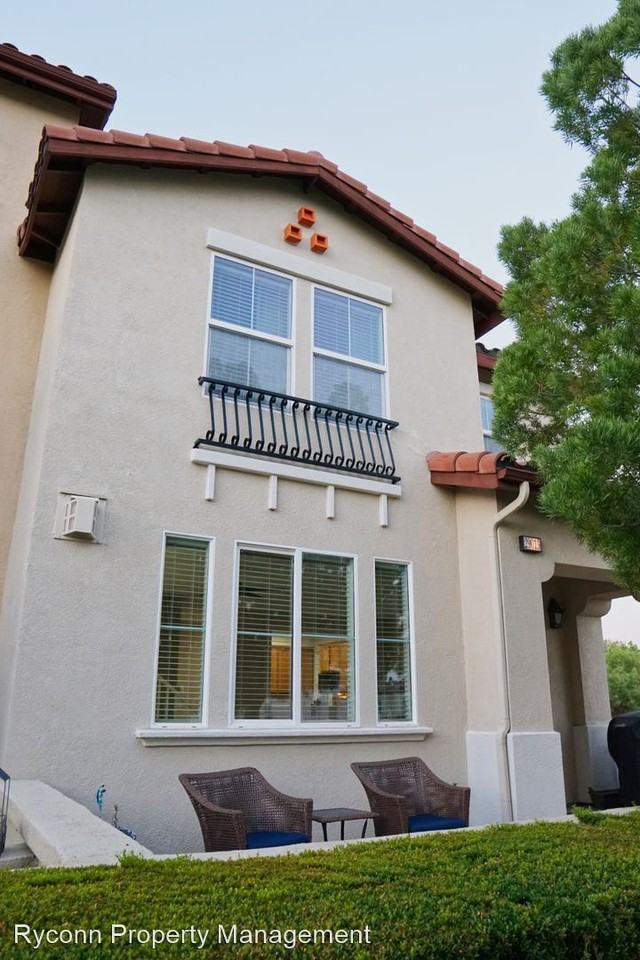 29013 Frankfort Ln - Photo 3 of 38