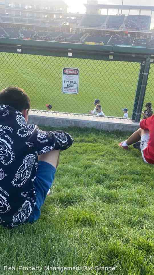 5723 Irving Blvd Nw - Photo 2 of 15