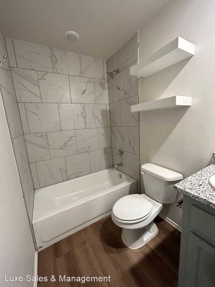 10818 Nw 119th Pl - Photo 2 of 18