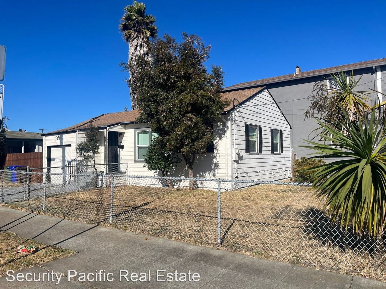 276 S 41st St - Photo 3 of 24