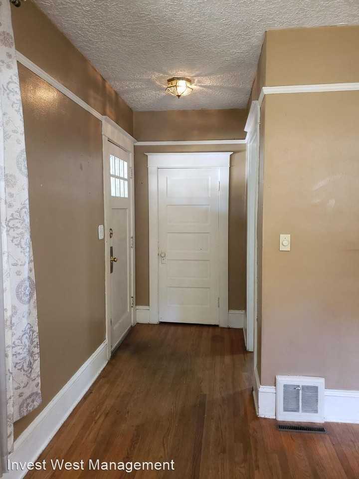 115 W 32nd St - Photo 2 of 27