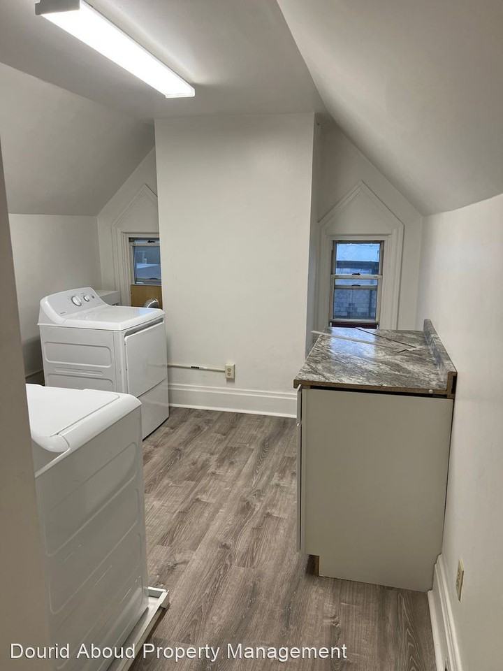 351 Oakland Ave - Photo 2 of 26