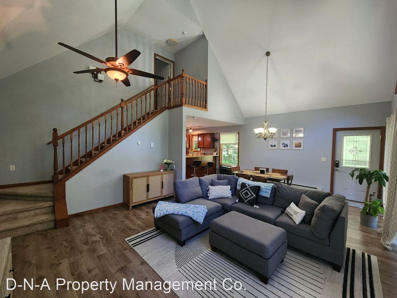 3138 Wintergreen Ln - Photo 3 of 12