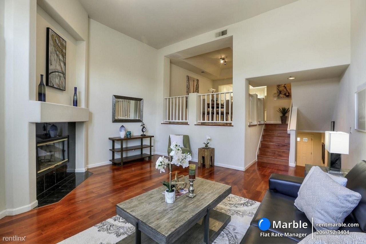 405 Emerald Bay Ln - Photo 3 of 33