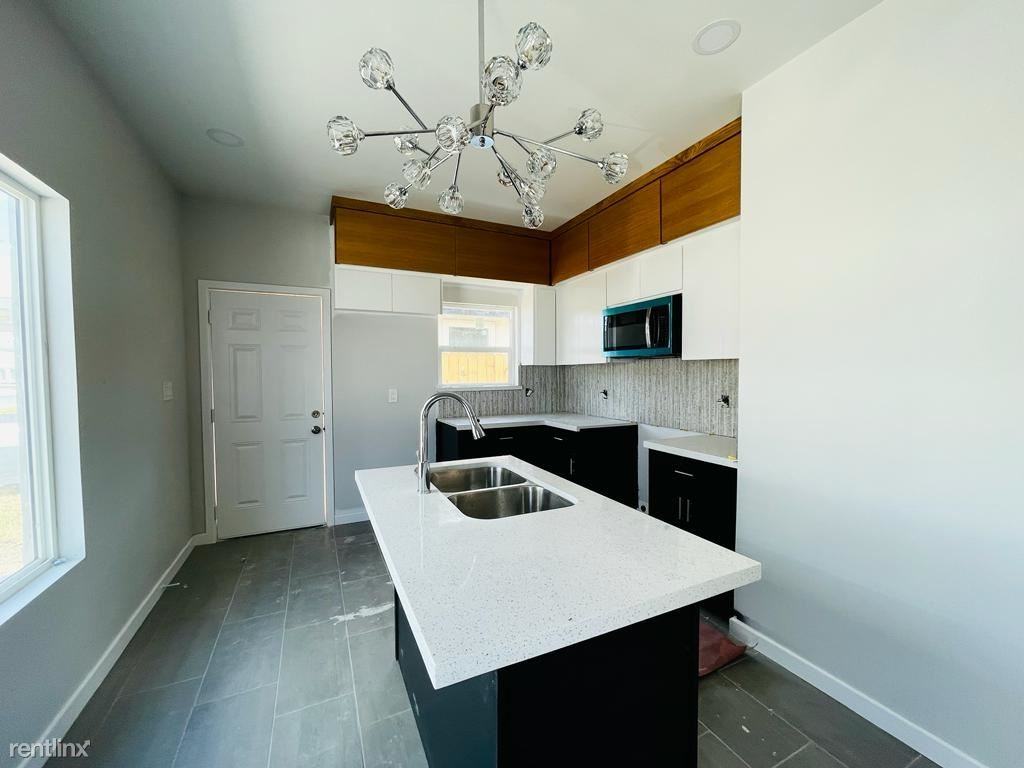 1001 Sugar Garden Drive Apartments 1001 Sugar Garden Ave, Pharr, TX