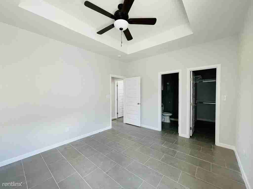 1001 Sugar Garden Drive - Photo 3 of 9