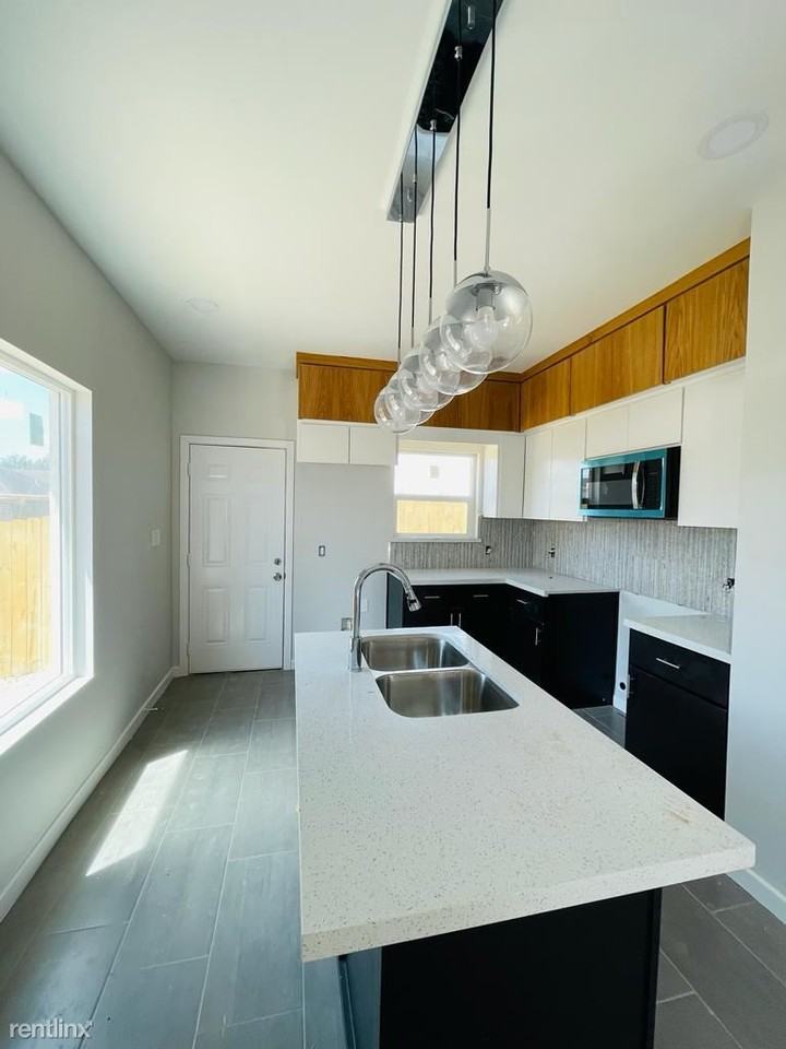 1003 Sugar Garden Drive Apartments 1003 Sugar Garden Ave, Pharr, TX