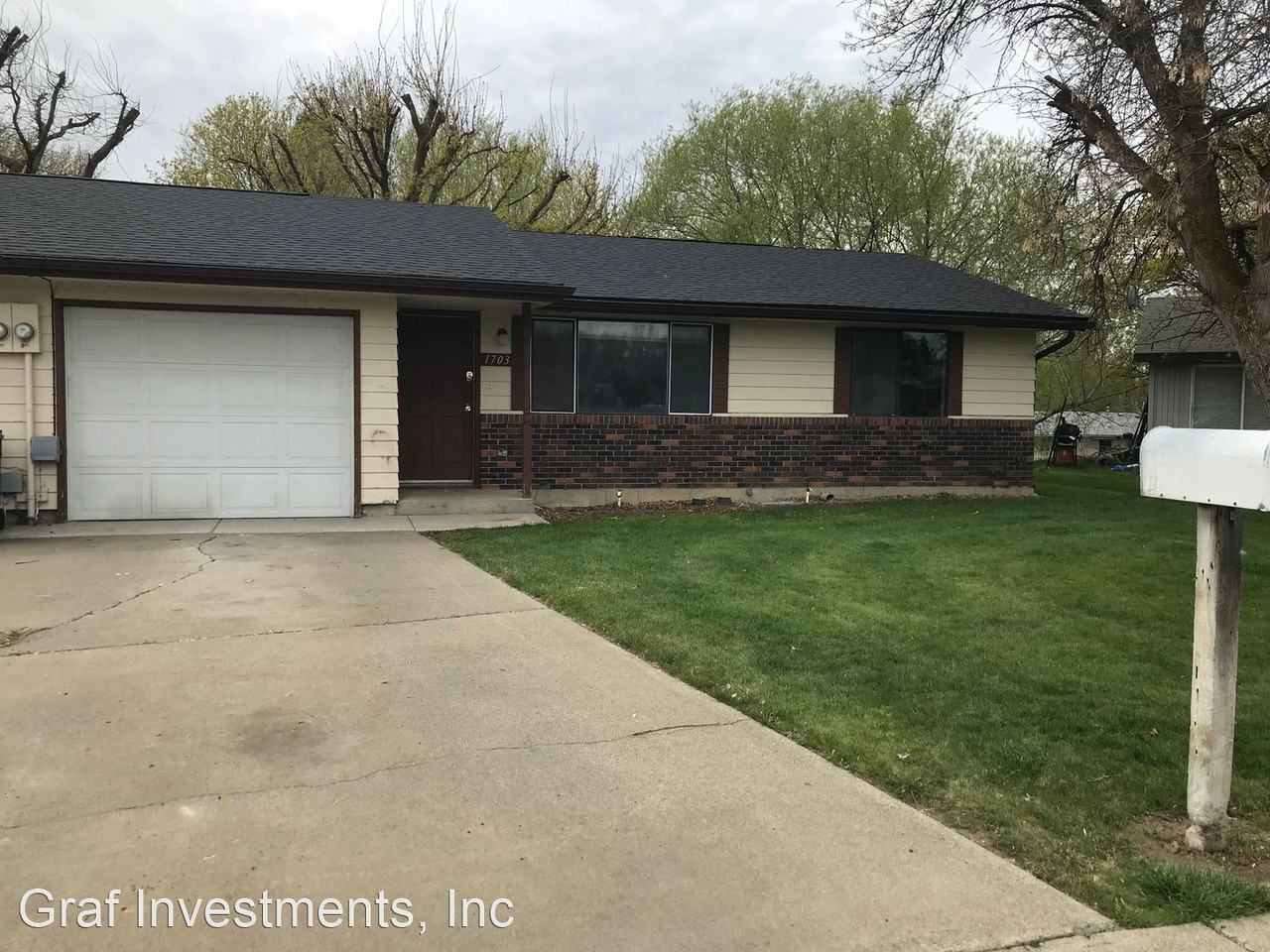 1701-1703 Regal Ellensburg Duplexes - Photo 3 of 13