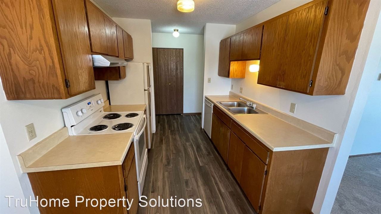 2815 20th Ave S Building F - Photo 2 of 27