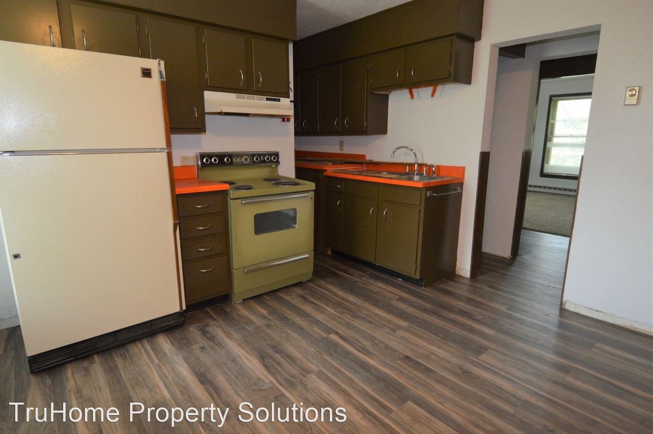 314 Reeves Drive - Photo 2 of 5