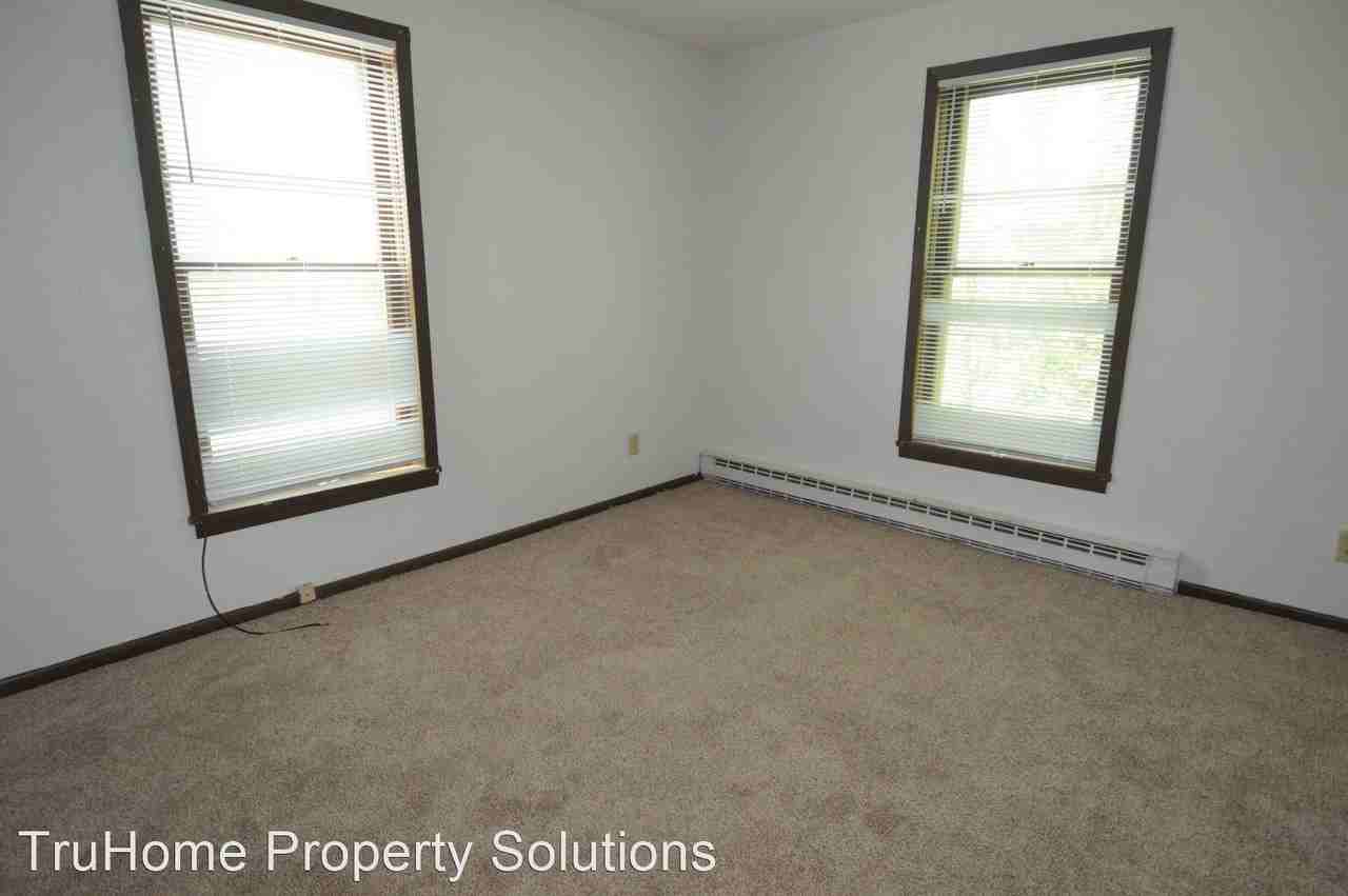 314 Reeves Drive - Photo 3 of 5