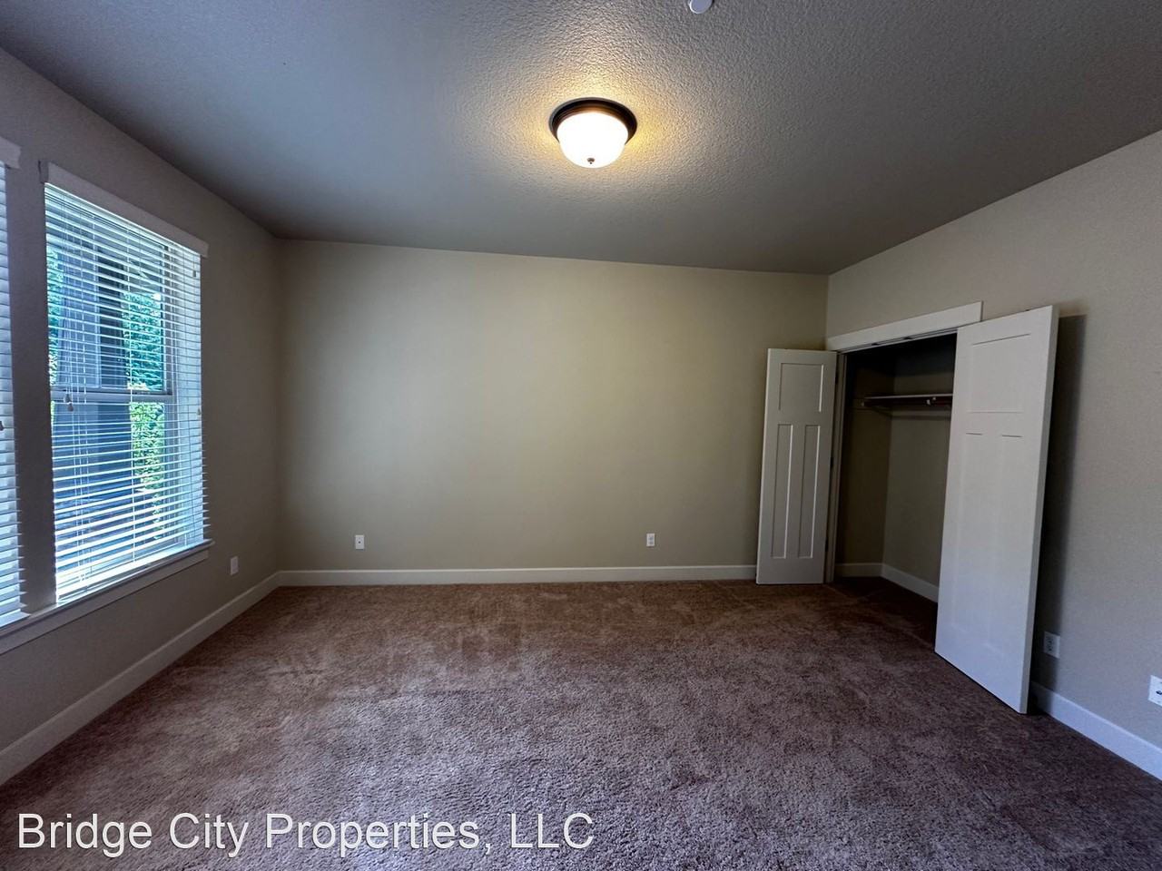 23103 Bland Cir - Photo 3 of 50