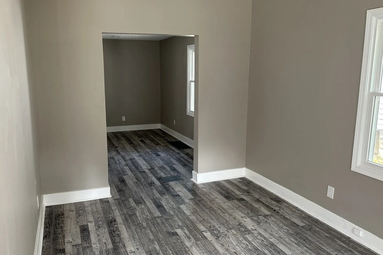 268 Saunders Ave - Photo 3 of 16