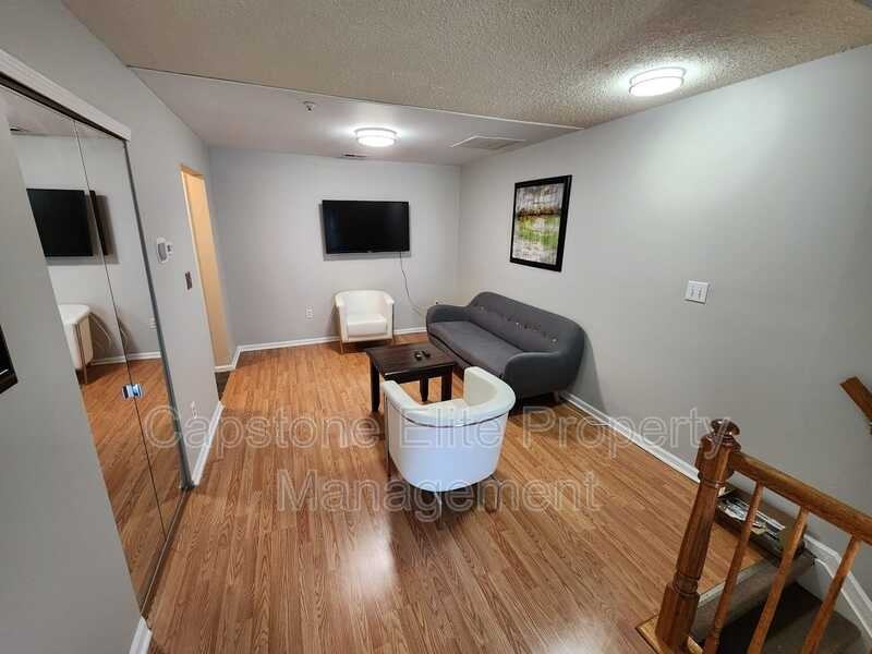48 Marrow St - Photo 4 of 11