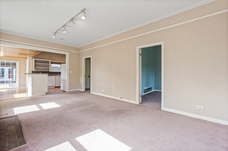 7841 12th Ave Ne - Photo 3 of 15