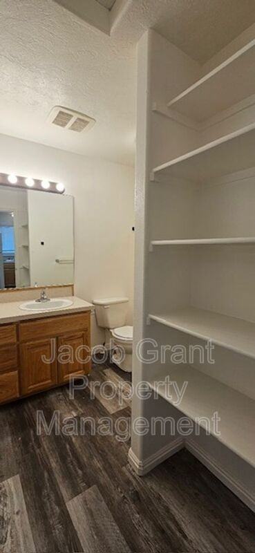 185 Stockham Blvd #4 - Photo 7 of 10