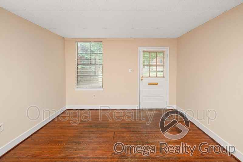 901 9th Ave #7 - Photo 6 of 25