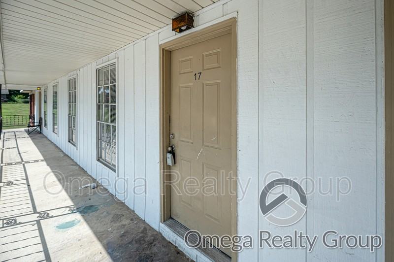 1505 7th Ave #17 - Photo 2 of 21