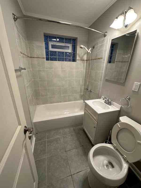 17626 Hillside Ave - Photo 3 of 9