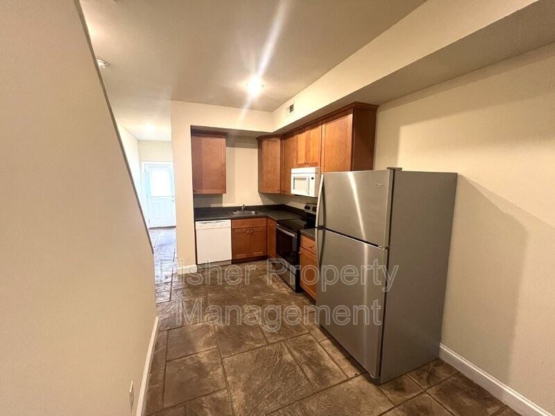 608 Albemarle St - Photo 5 of 19